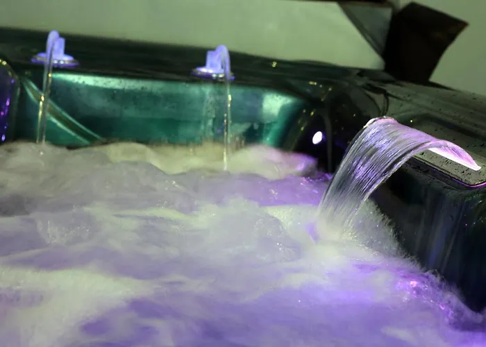 Love hotel Le Cocon Des Lacs