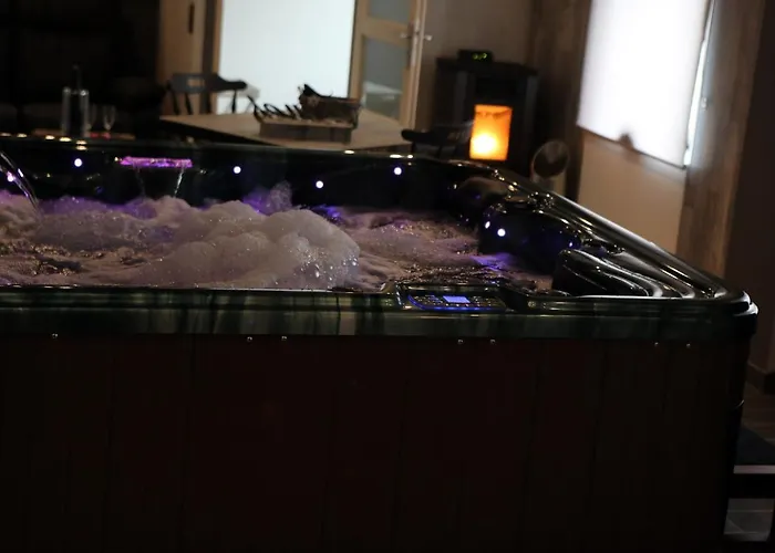 Le Cocon Des Lacs Love hotel